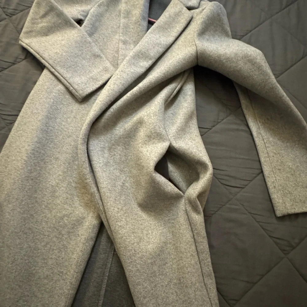 Zara Classic Gray Trench Coat - Picture 2 of 11